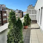 تريندي ديلوكس بودابست