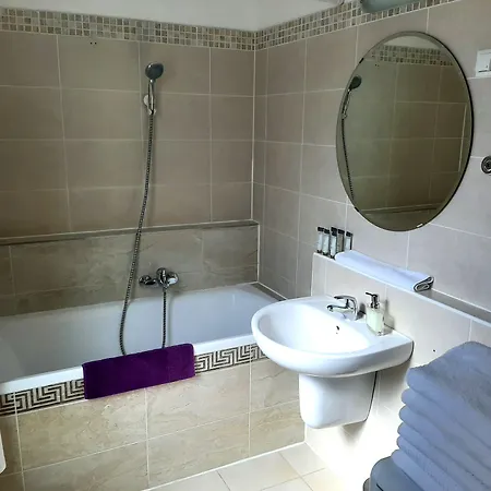 Trendy Deluxe Aparthotel 4*